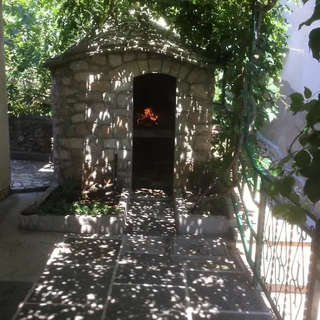 House Vale * Prvic Luka